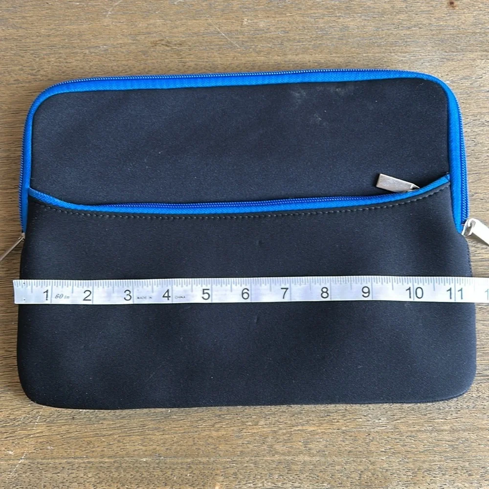 Unbranded Blue and Black Padded Tablet Protector Sleeve.